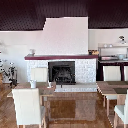 Parrag Panzio B&B *