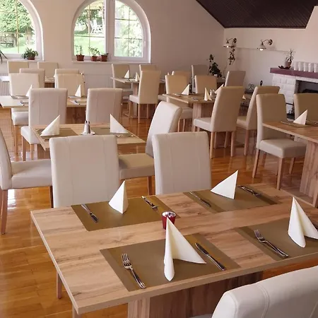Parrag Panzio B&B *