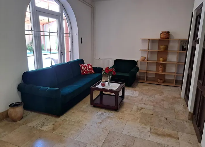 Parrag Panzio 3*