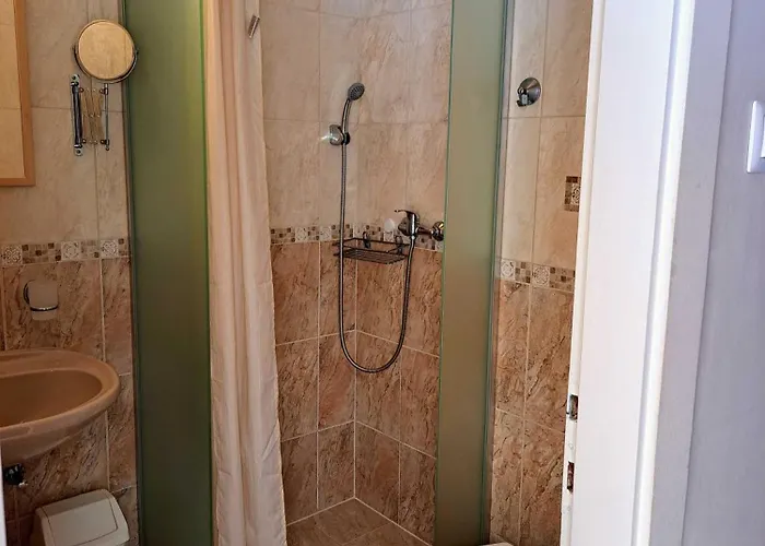 Parrag Panzio Bed & Breakfast 3*